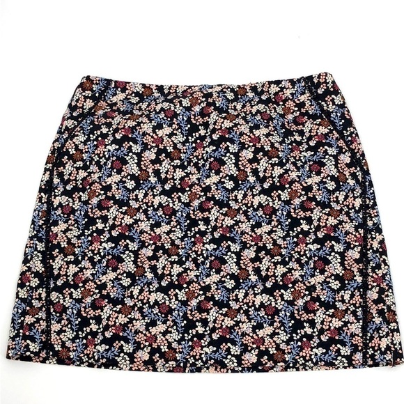 LOFT Dresses & Skirts - Loft Size 8 Floral Print Pencil Skirt With Pockets